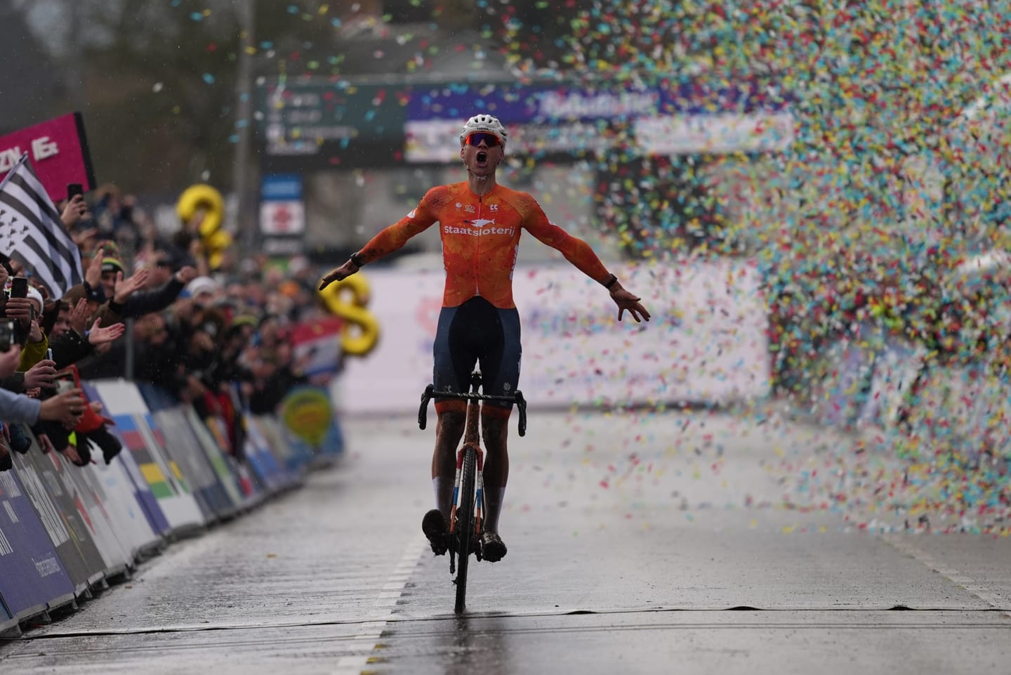 FLASH NEWS: Mathieu van der Poel wins 8th Cyclocross World Title